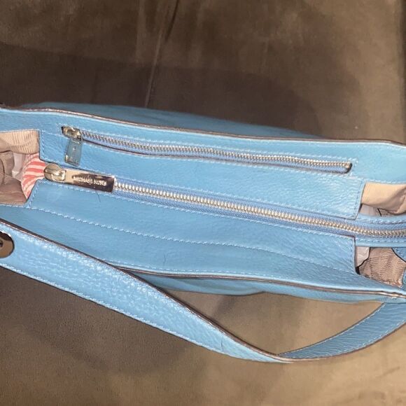 Michael Kors MK Fulton logo baby blue leather shoulder bag purse - Picture 7 of 10